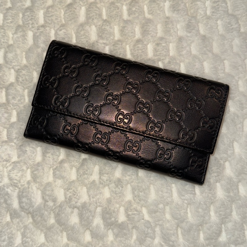 Gucci Wallet 257303-Authentic-Great Used Condition